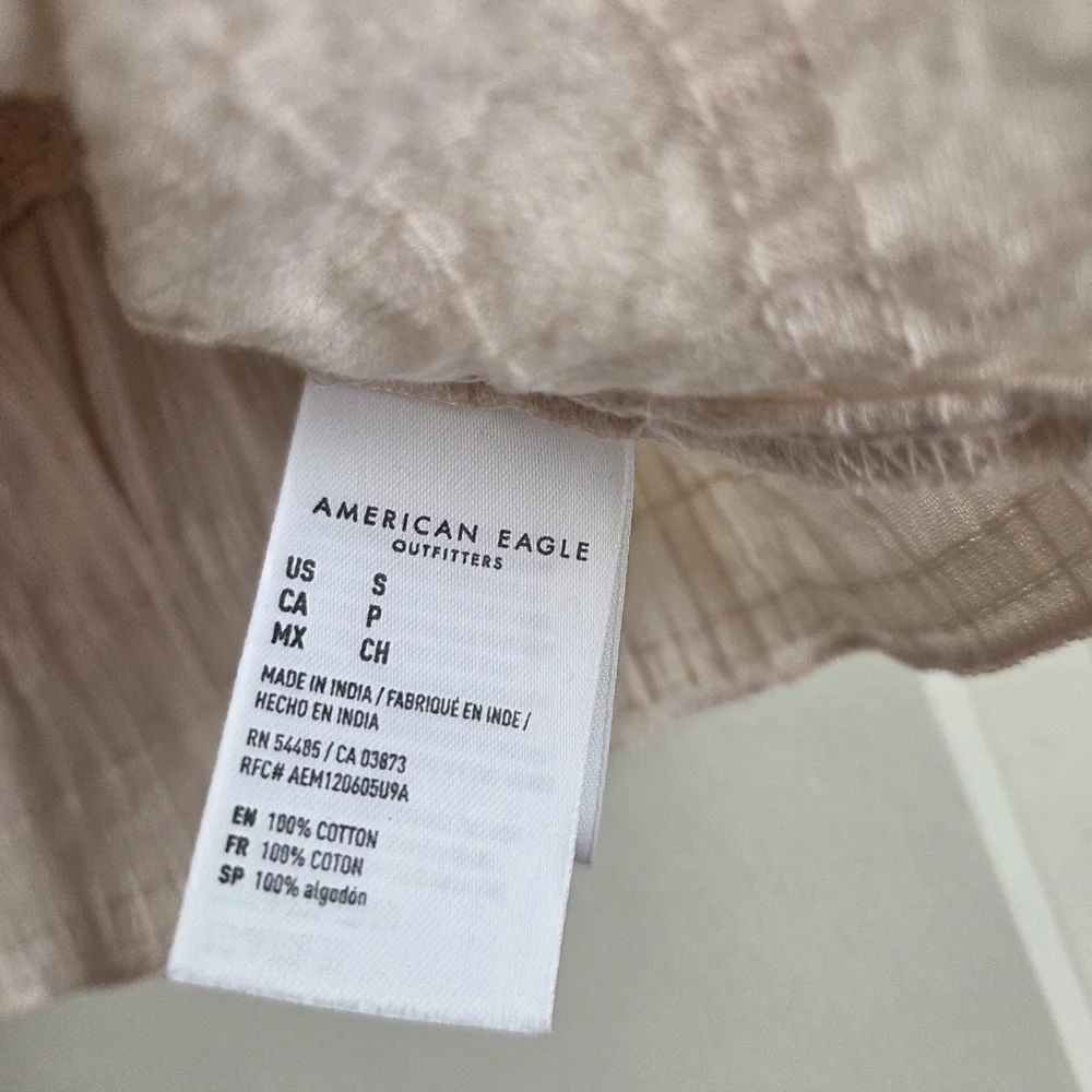 AE Ruched Flutter Sleeve Blouse - Picture 9 of 14